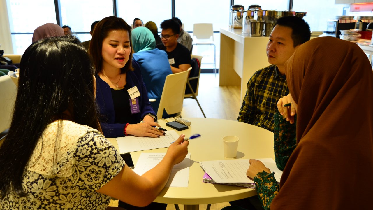 Discussions at the LiveWIRE Bright Ideas Kota Kinabalu